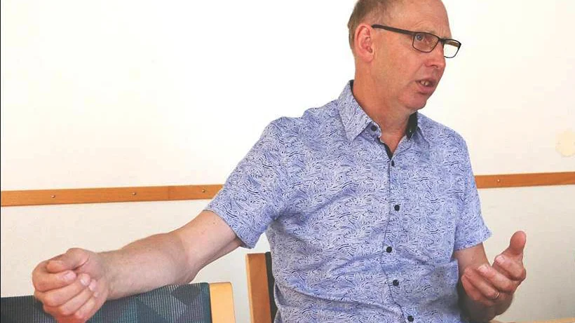 Per-Inge Pettersson (C), ordförande i socialnämnden, ser fram mot byggstart för nya Hemgården i Målilla.