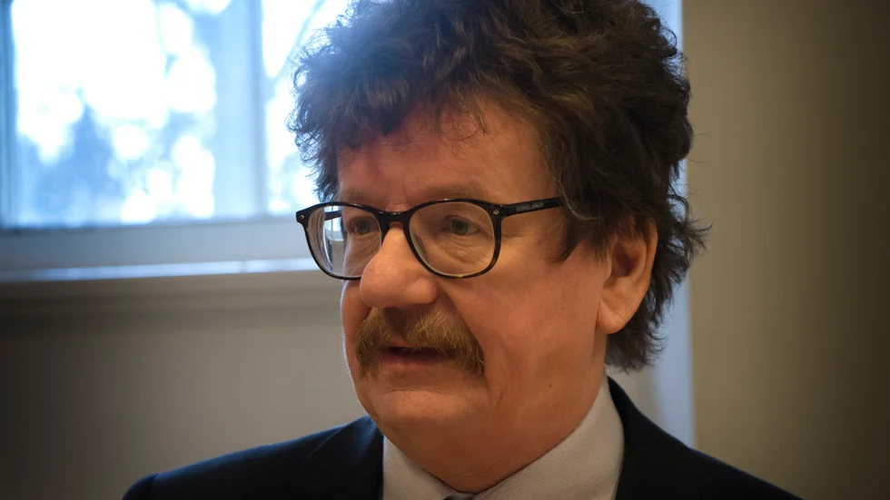 Lars Stjernkvist (S) menar att vinsterna med de gemensamma servicecentren inte riktigt funnits där.