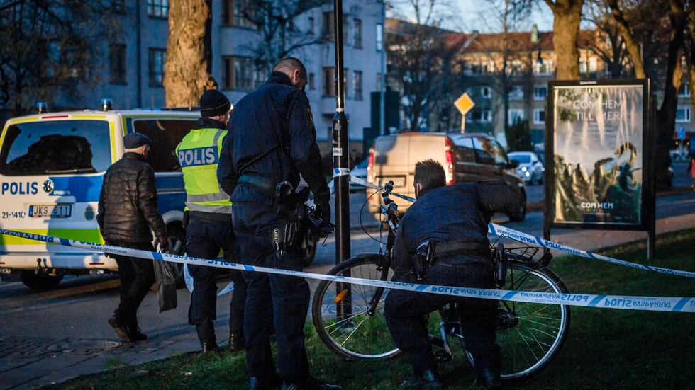 Polisen på plats efter olyckan.
