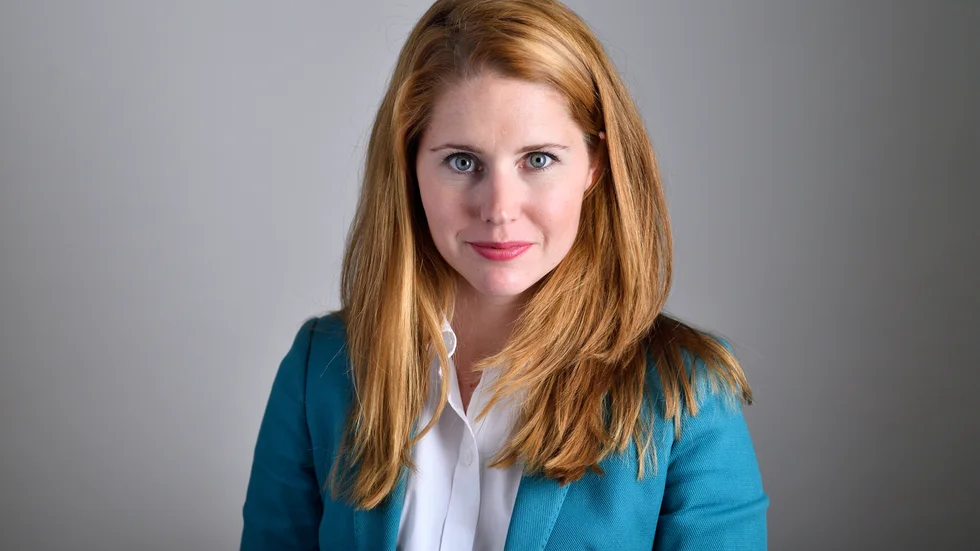 Josefin Malmqvist, ordförande för Moderatkvinnorna, beskriver partiets jämställdhetsarbete tillsammans med Monica Lindby, ordförande för M-kvinnorna på Gotland.