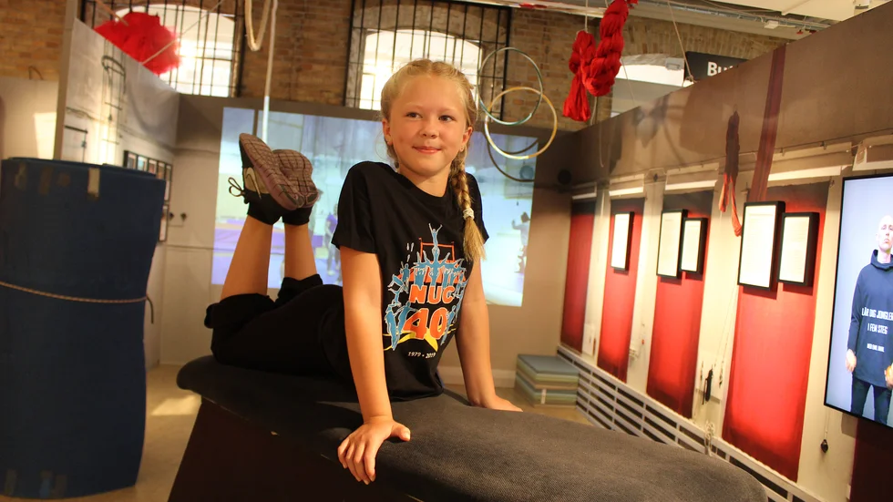 Saga Widén, 9, är en av de unga artisterna vid Norrköpings ungdomscirkus.

