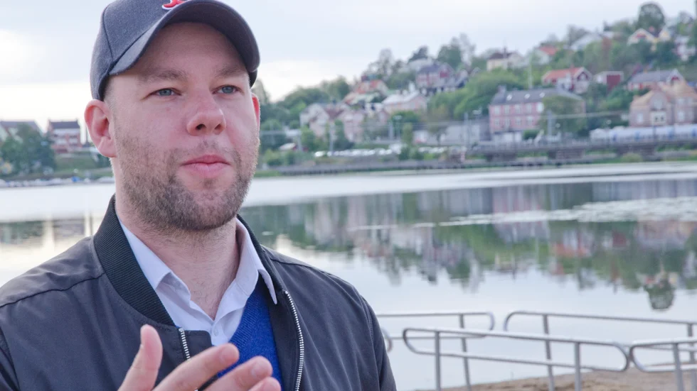 Johan Rocklind (S) lägger några extra miljoner på skolan nästa år. Men de spektakulära investeringarna uteblir när konjunkturen vänder.