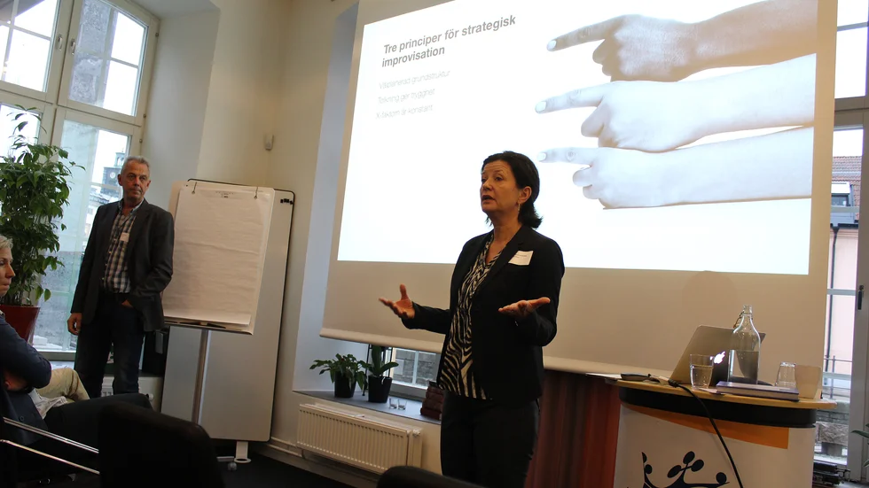 Johan Kristiansson, vd Sankt Kors, och kommunikationsrådgivaren Katarina Gentzel Sandberg besökte Kammarforum på Dalsgatan i Norrköping.