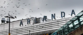 Snöfall och vindar ställde in Arlandaflyg