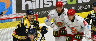 Träffades av puck – klev av med smärta