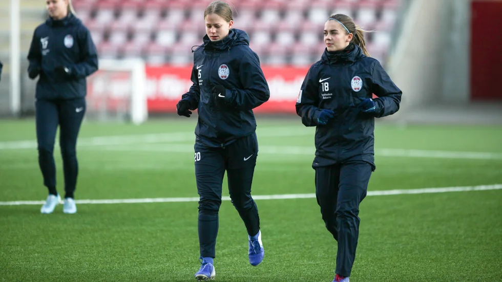 U-landslagsmeriterade duon Johanna Renmark och Fiona Eriksson har skrivit på ett tvåårskontrakt med Eskilstunaklubben. 