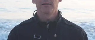 Fantasieggande strandvandringar i ny bok