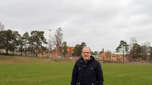 Kjell Pettersson gav Viljans damer extra påskledigt. Om fem veckor ska det premiärspelas i division 2, är tanken.