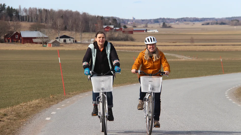Ylva Fontell och Anette Sandqvist är båda aktiva i Föreningen Fjärdhundraland som utsågs till Årets Turismföretag av Tillväxtverket. Här berättar de om de nya cykellederna tidigare på året.
