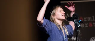 Nu är det dags att tävla i poetry slam