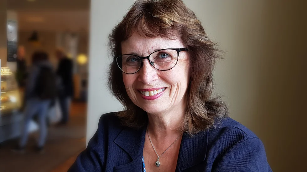 "Men jag lutar mig på den forskning som visar att en utgångspunkt för att lära sig ett annat språk bättre är att man är i trygg i sitt eget språk." säger Brunegård. Något beslut i vad som ska bli partiets linje i frågan är ännu inte taget. 