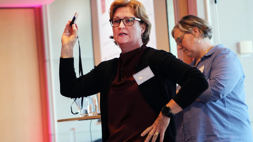 Kryssningsbesökare har rustats med en GPS för att samla in information om hur deras besök ser ut, berättar Sabine Gebert Persson som är projektledare för Uppsala universitets undersökning om Hållbara besök.