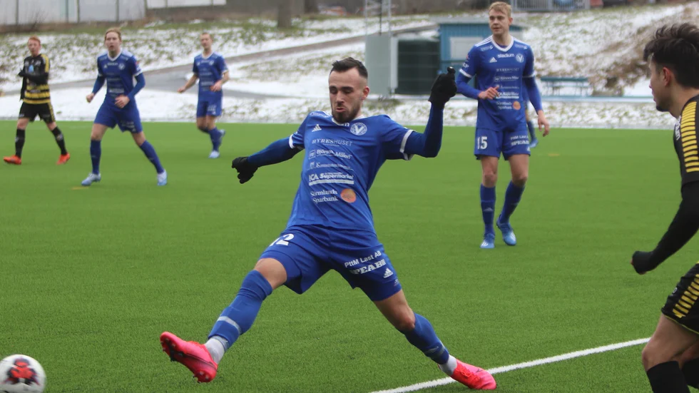 Eldin Luganja tvingades utgå med 20 minuter kvar i VFC:s match mot Skiljebo efter en bristning i baksidan av ena låret.