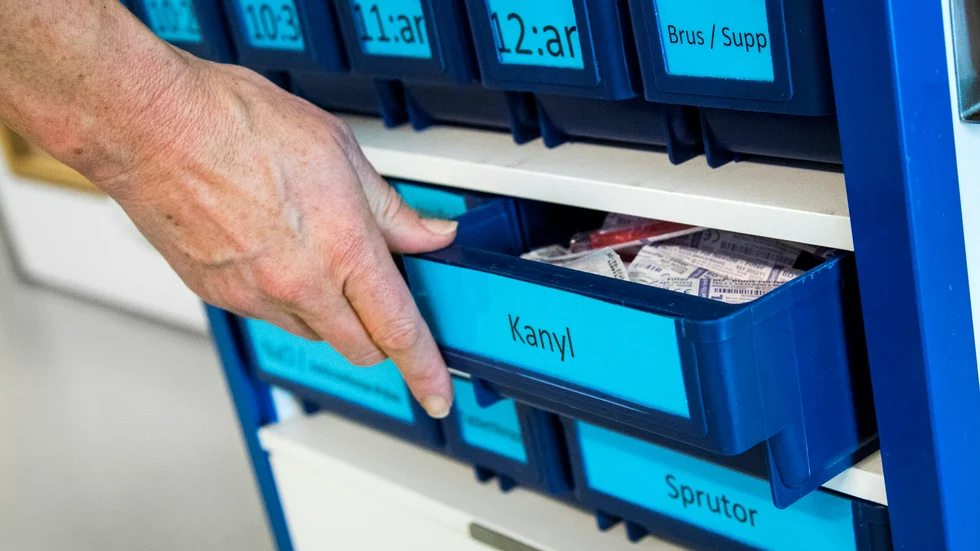 Bristen på sjukvårdsmaterial fortsätter. Nu säger regiondirektören i Sörmland, Jan Grönlund, att sörmlänningar förmodligen drabbats av materialkrisen. 