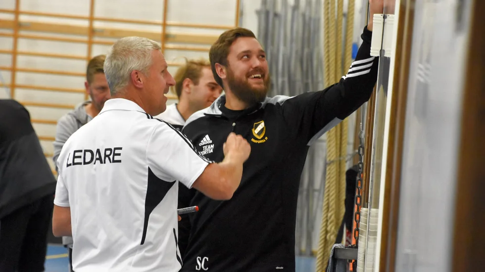 Hans Karlsson, vänster, och hans tränarkollega Sebastian Claesson.