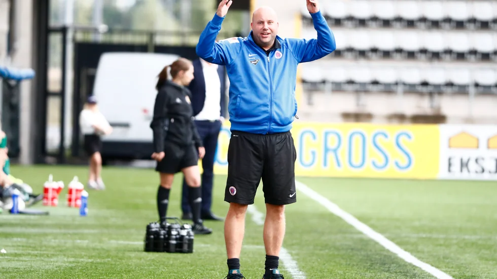 Martin Skogman lämnar Eskilstuna United och återvänder till den allsvenska konkurrenten KIF Örebro.
