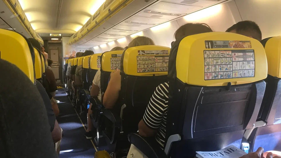 Över hundra personer i kabinpersonalen blir drabbade när Ryanair lägger ner sin bas på Stockholm Skavsta Flygplats. 