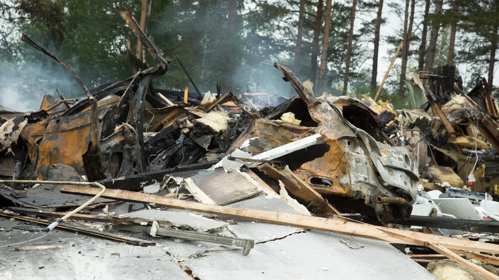 Exakt vad som förorsakade branden i ett garage på Ekorrstigen på Hertsön i augusti är inte klarlagt ännu. I garaget stod en hybridbil på laddning. 