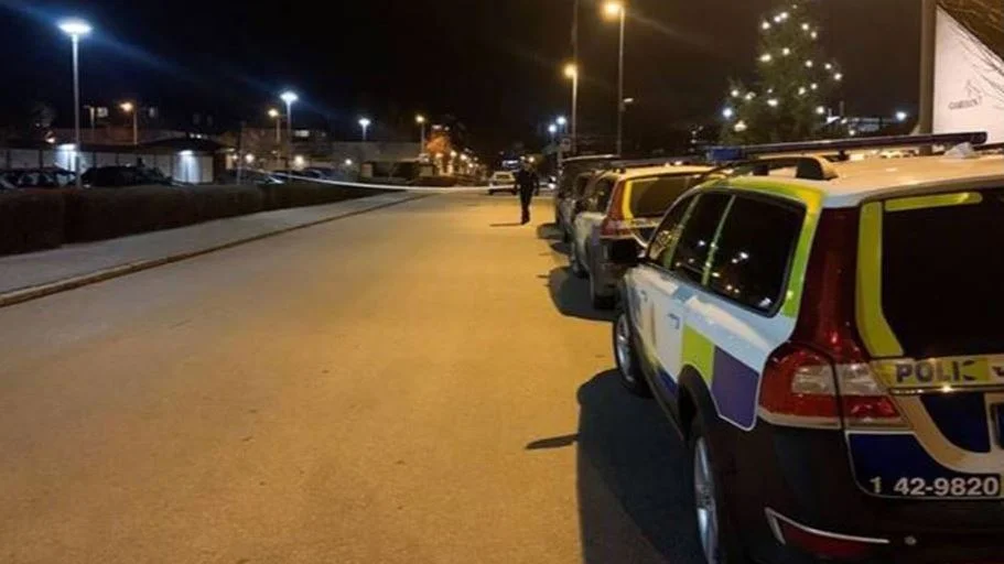 En 21-årig man häktades på fredagen som misstänkt för mordförsök. 