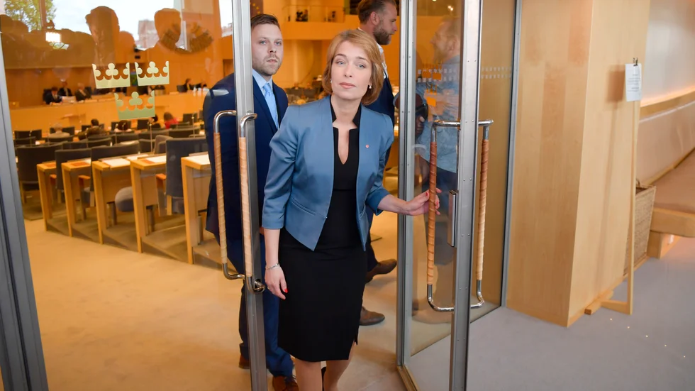 Sent under måndagseftermiddagen kom beskedet att Annika Strandhäll (S) lämnar posten som socialförsäkringsminister.