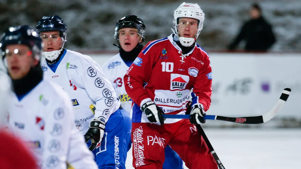 Simon Viklund gjorde tre mål när Kalix Bandy förlorade hemma mot Falu BS.