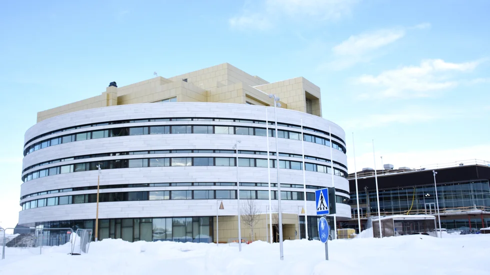 Konstmuseet i Norr delar lokaler med kommunen i stadshuset och väljer därför att stänga museet för att minska risken att sprida coronaviruset bland kommunens anställda. 