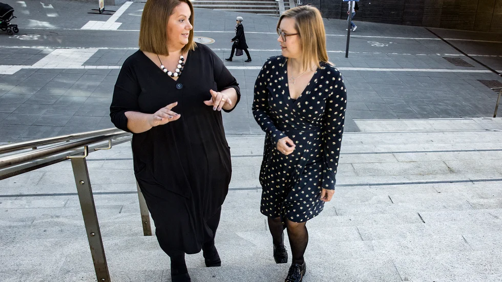 Eva Christiernin (S) och Helena Hedman Skoglund (L) vill se mer insatser redan på förskolenivå för att hindra barn att senare bli kriminella. 