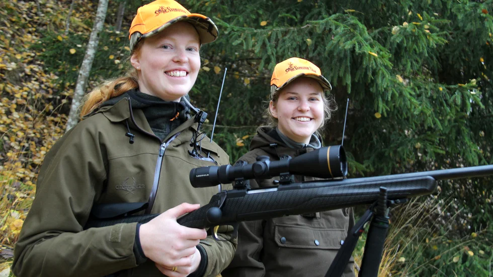 I helgen är Alice Sandberg och hennes syster Jenny Olovsson ute på älgjakt strax öster om Hycklinge. Vi träffade dem för att prata om uppropet #Vigörpatronur.