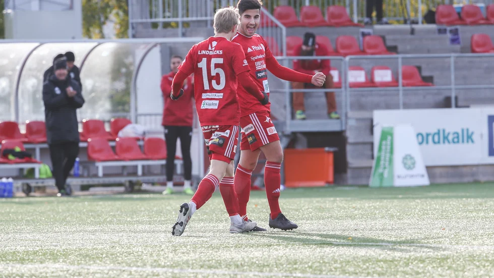 Sia Jamehdar förlänger med Piteå IF.