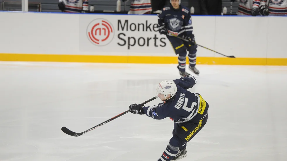 Sportsligt gick säsongen i moll för Gnesta IK som ramlade ur division 2. Men i spåren av coronavirusets påverkan på idrotten kan laget ändå kanske klara sig kvar.