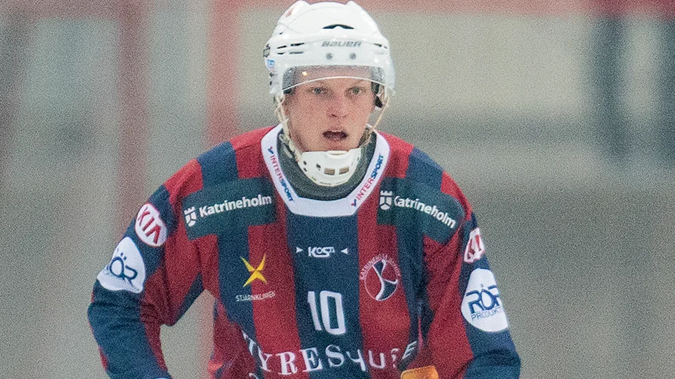 Lasse Larsson skrev nytt treårskontrakt med KVBS.