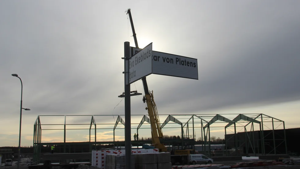 Nya lokalerna i Hagalund är arbetsplats för kyrkogårdsförvaltningens anställda och ska dessutom rymma en omfattande maskinpark, skriver Mats O Karlsson.