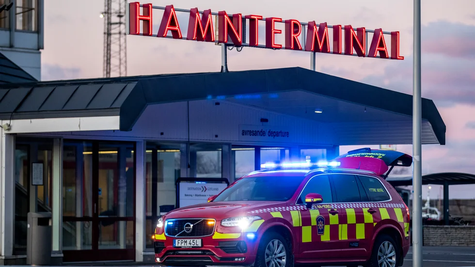 Under lördagseftermiddagen var det pådrag vid hamnterminalen då brandlarmet hade löst ut. Flera bilar for till platsen.