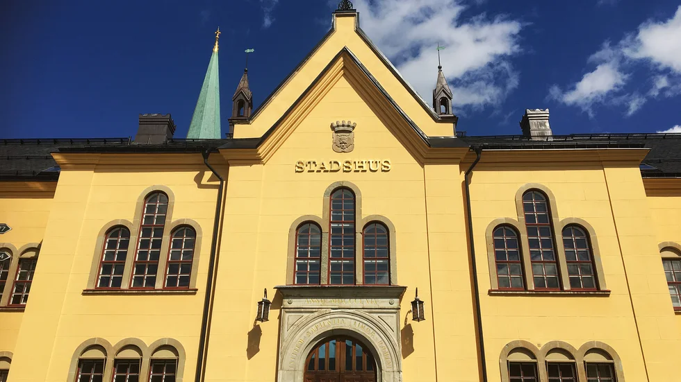 Vad försiggår i stadshuset? Det är revisorernas uppdrag att granska, med hjälp av ett eget revisionskontor eller genom att granskningar köps in från privata revisionsbolag.