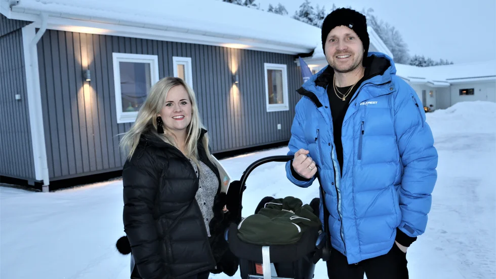 Maria Nordberg från Piteå lever numera tillsammans med Krister Jonsson som är uppvuxen i Pålsträsk. De kom med bebisen Liv och vill bygga hus i Luleå.
