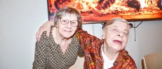 De blev nya vänner på seniorboendet