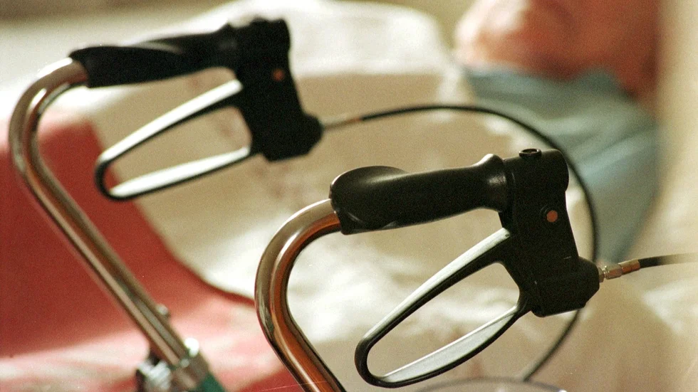 "Det är ju helt klart att min syster behöver ett annat boende där hon kan få bättre tillsyn och möjlighet till serverade måltider".
