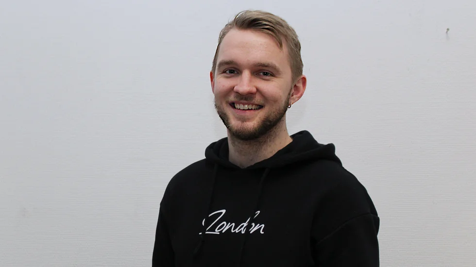 Mårten Granlund, grundaren av Under Kevlaret, är lättad över stödet från Folkhälsomyndigheten. Det gör att fokus kan ligga på verksamheten istället för på att jaga pengar.