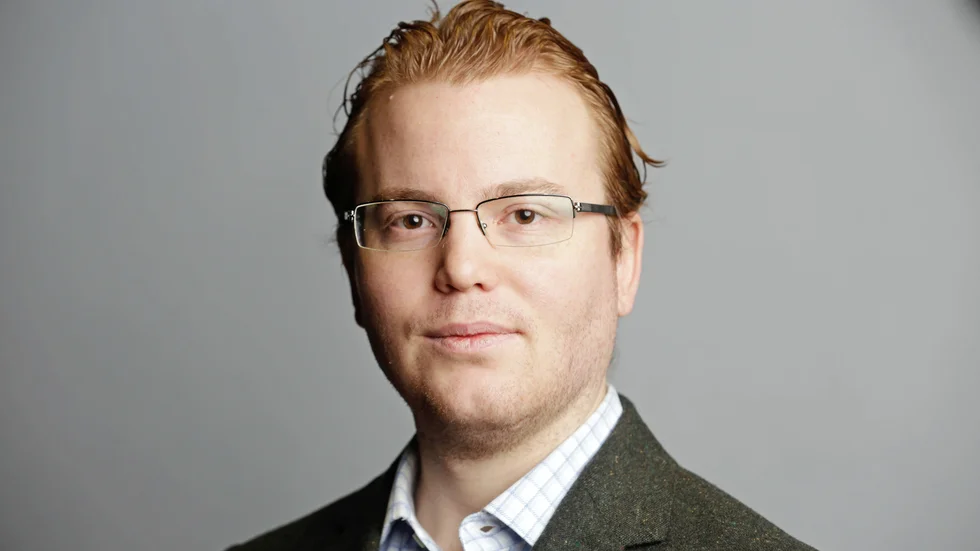 David Perez (SD) ändrar anledning till varför han avstår som ersättare i riksdagen.