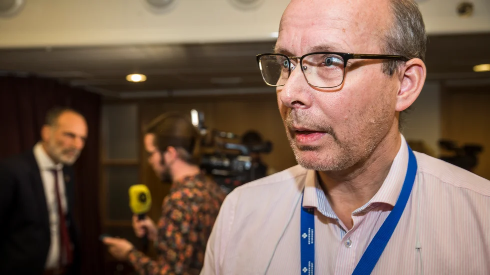 Stefan Löfvens socialdemokrater och Jimmie Åkessons sverigedemokrater utgör nästan halva riksdagen. Vilket självklart sätter gränser för det möjligas konst. 