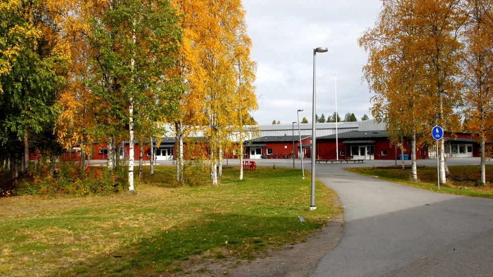 Två elever har bekräftats smittade med covid19 i Älvsbyn. En på Knut Lundmarkskolan och en på Parkskolan.