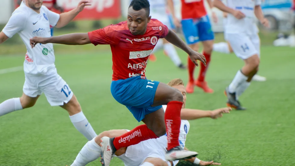 Enoch Adu är en av fem spelare Bissarna har på kontrakt nästa säsong.