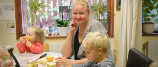 På förskolan Grinden lär sig alla teckenspråk