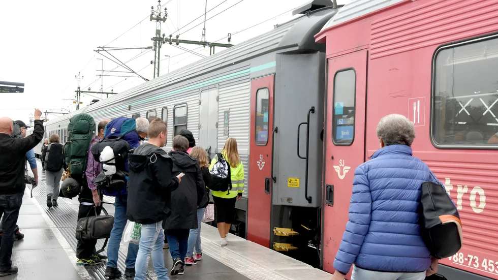 SJ ser över och slår samman rabatterna för vuxna som färdas med barn.