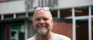 Tre terminer i skolan läggs på is