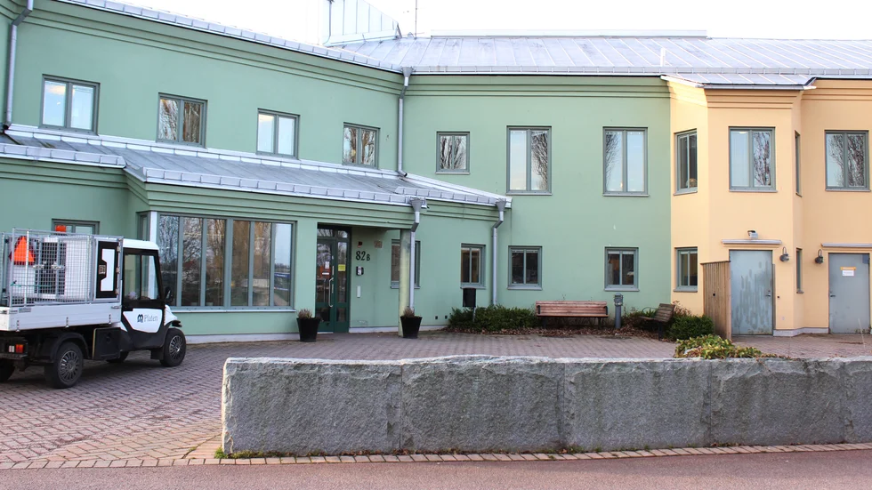 Vi vill värna om det vi och våra boende har idag, skriver signaturen Personal på Strömsborg. 