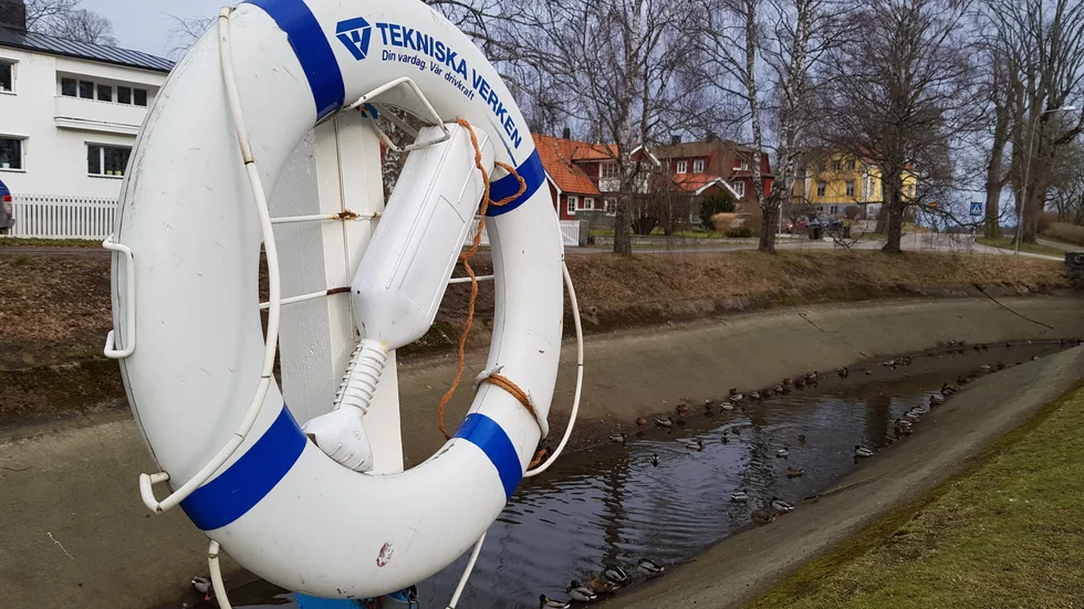 Tekniska verken säkrar just nu Åtvidabergs kanal från läckage. Bland annat ska sprickor i betongen lagas.