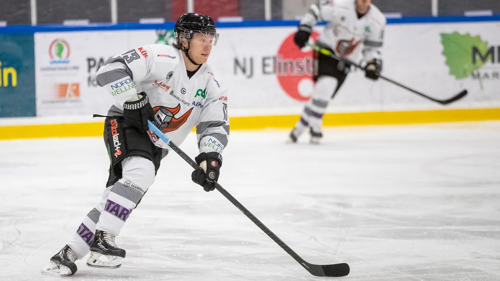 Tidigare Nyköpingsbacken Markus Magnusson förstärker allettanlaget Lindlövens backbestånd. Han förväntas debutera i onsdagskvällens bortamatch mot Väsby. 