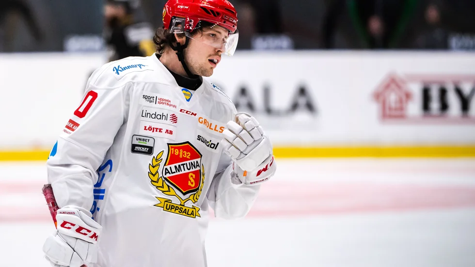 Mattias Granlund gjorde tre mål när Almtuna föll med 3-6 borta mot Modo. 
