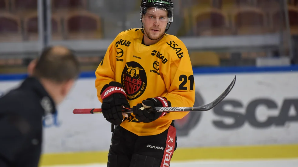Juhani Tyrväinen spelar mot Frölunda efter huvudskadan.
